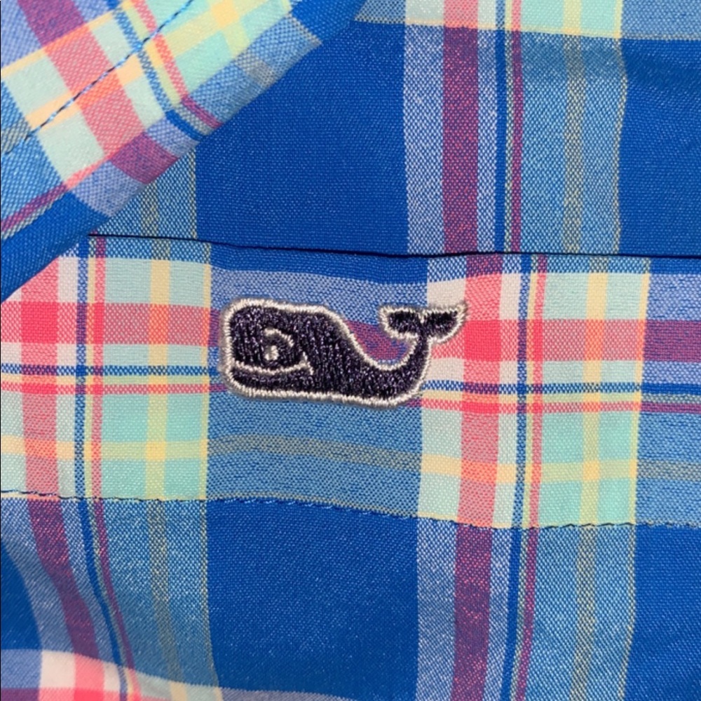 *Classic Vineyard Vines Performance Button up, Men’s M* Like new!